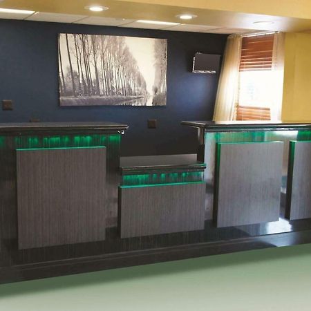 La Quinta Inn & Suites 털사 외부 사진