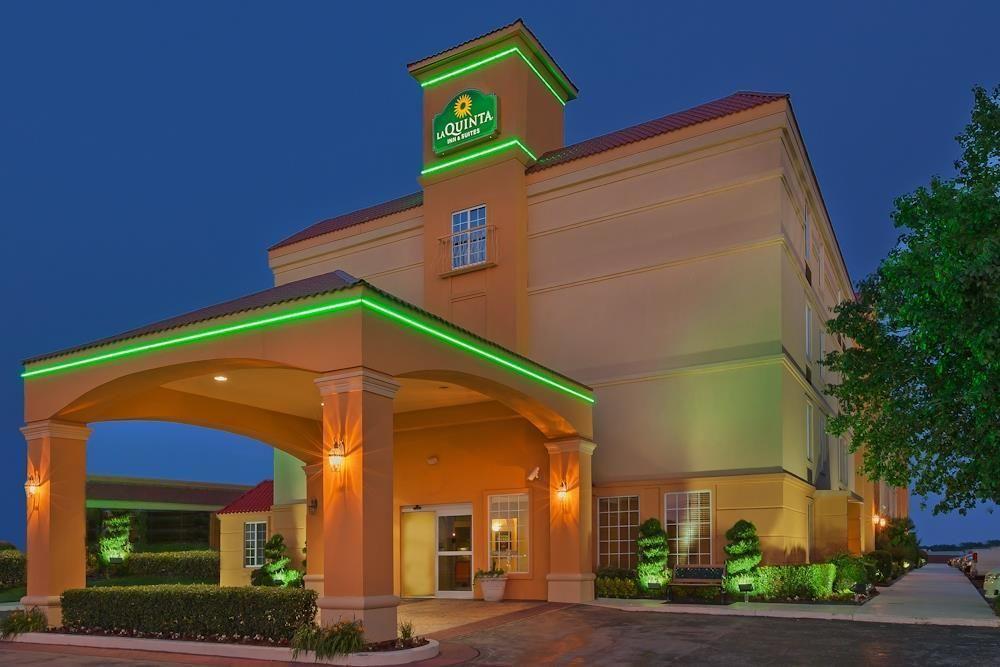 La Quinta Inn & Suites 털사 외부 사진