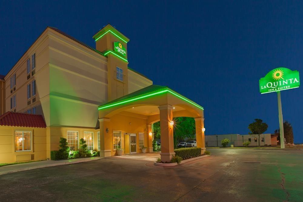 La Quinta Inn & Suites 털사 외부 사진